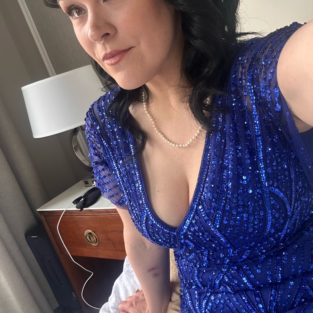 Adrianna Papell Beaded Sequin Surplice Trumpet Gown
Size 6